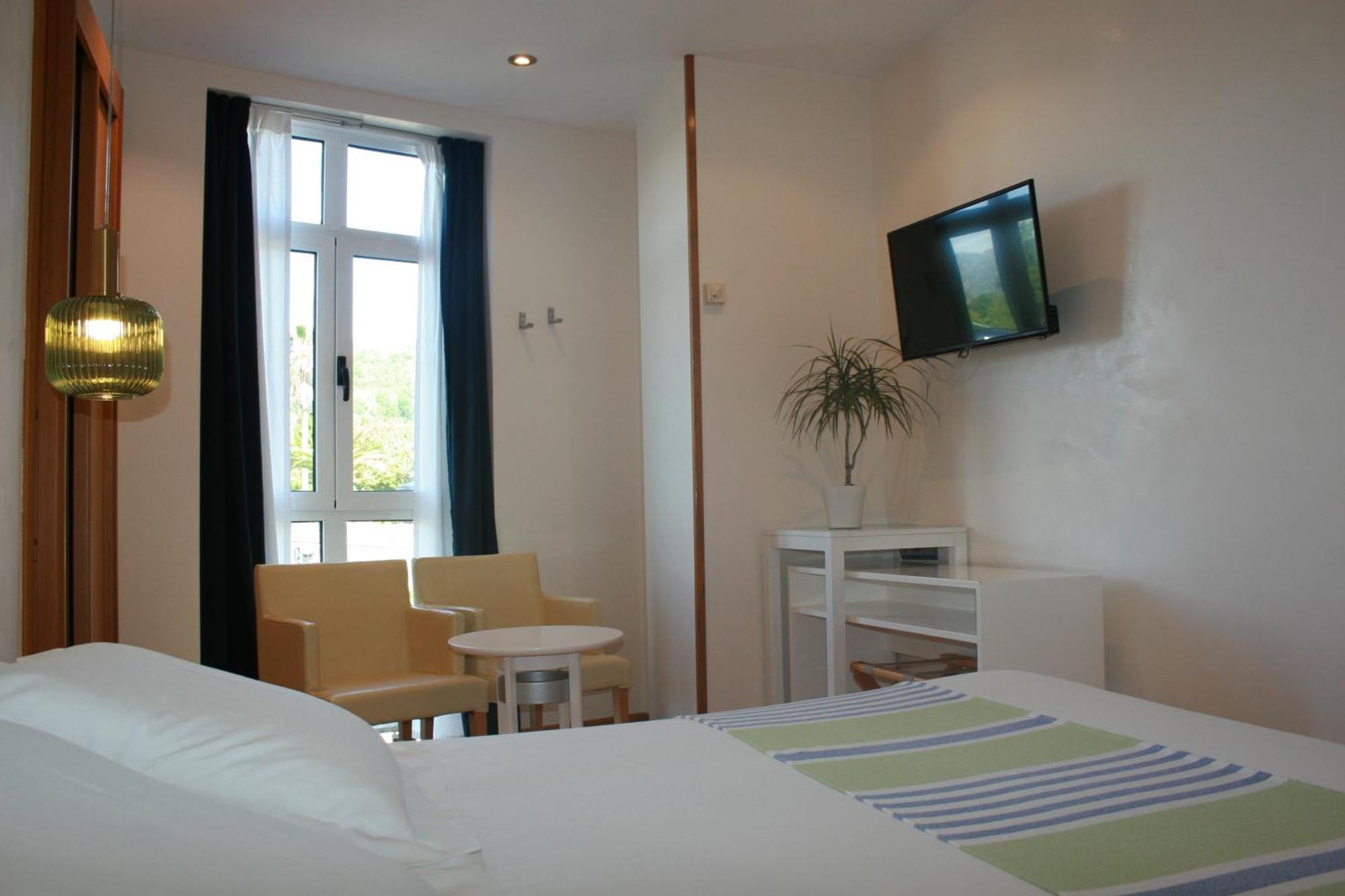 Hotel Nochendi Onís Kültér fotó