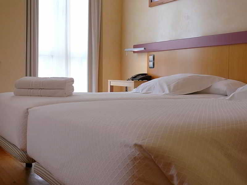Hotel Nochendi Onís Kültér fotó