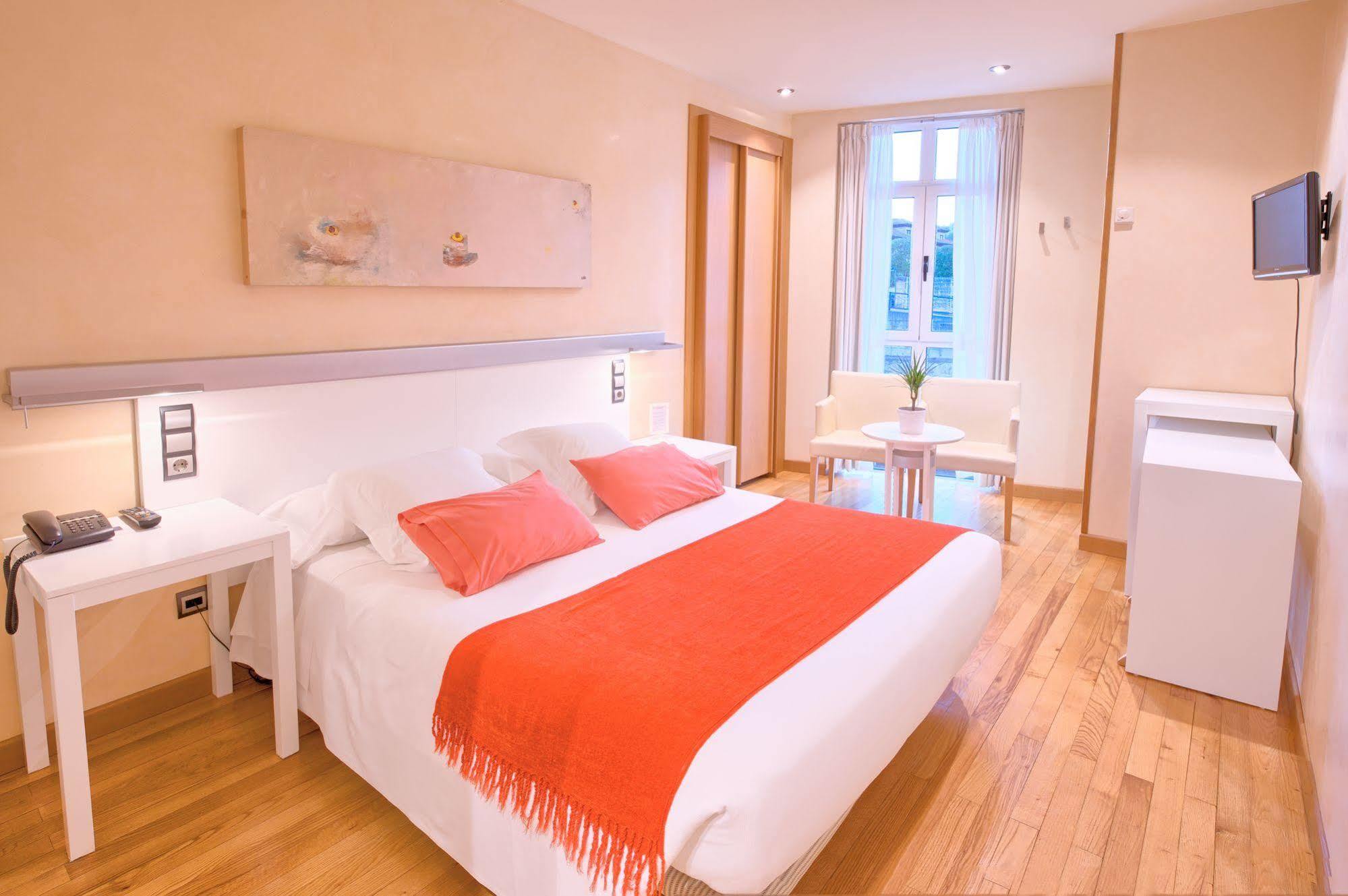 Hotel Nochendi Onís Kültér fotó
